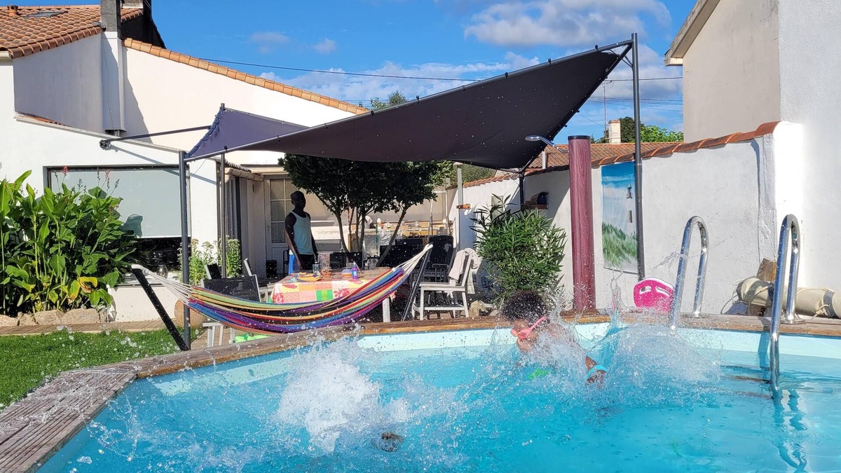 Le Poire-sur-Vie Bed & Breakfast | agréable chambre d'hôtes au calme avec vue sur le jardin