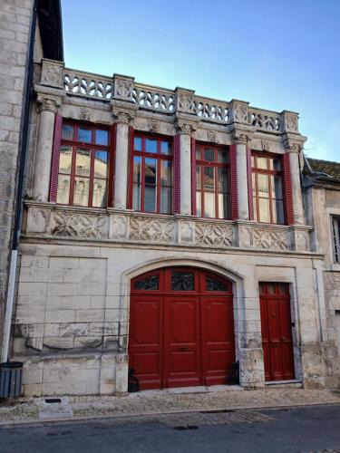 Bourdeilles House | Agréable maison avec jardin dans le centre historique de Bourdeilles