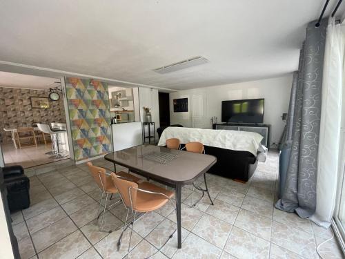 Contres House | Agréable maison entre Zoo et Châteaux