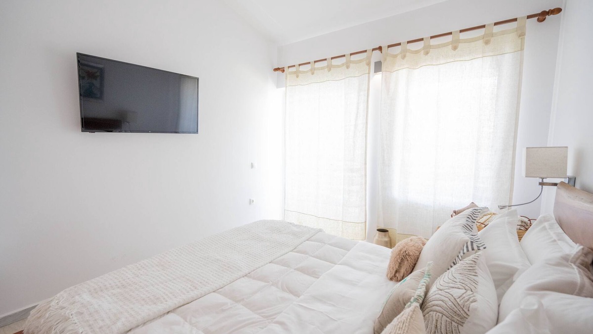 Limni Vouliagmenis House | Agrambeli Apartment 4/7 at Heraion Lagoon