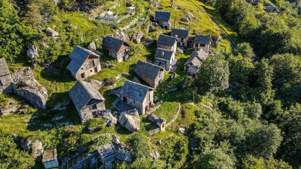 Brontallo House | Agri Scinghiöra