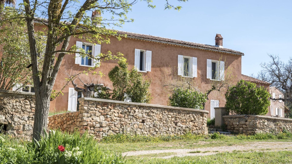 La Verdiere House | AGRICULTURAL FIELD OF ORGANIC CULTURE - Comfort and absolute calm