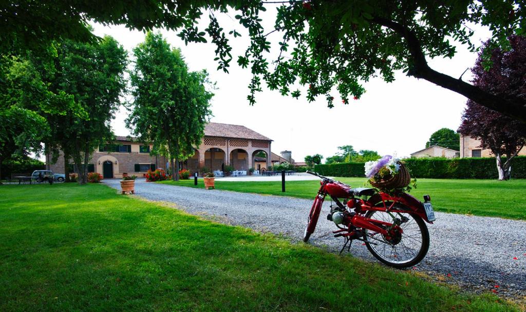 Besenzone House | Agriturismo Tenuta Casteldardo