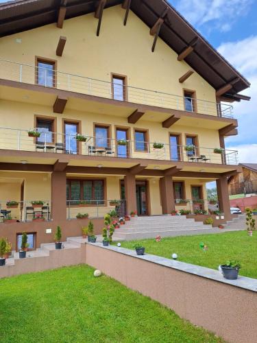 Bumbesti-Pitic House | Agropensiunea Maya-Andrei