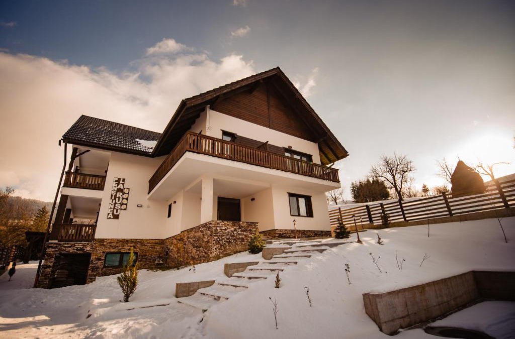 Rodna Villa | Agropensiunea turistică La Rusu