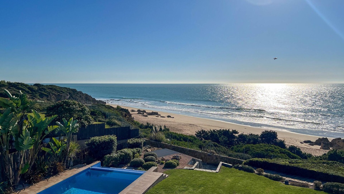 Cabo Roche Villa | Aguadulce. Frontline property with style