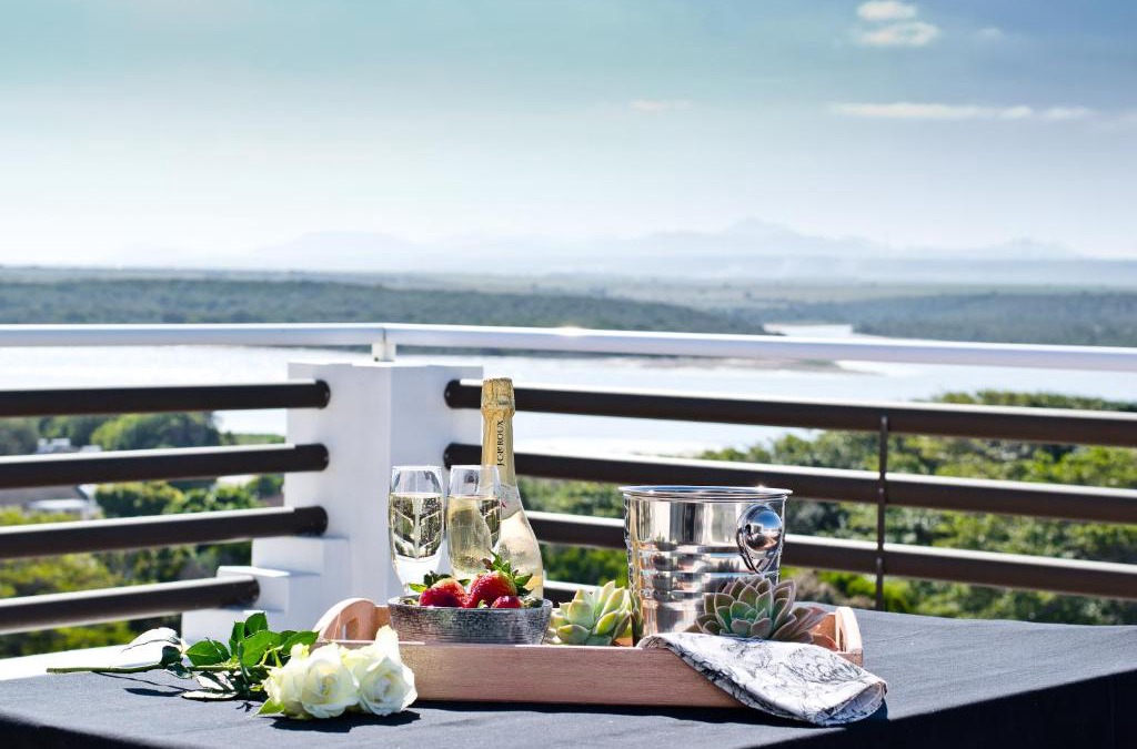Aston Bay Apartment | Aguia-Vista Couples Haven, Views, Pool, Beach Walk