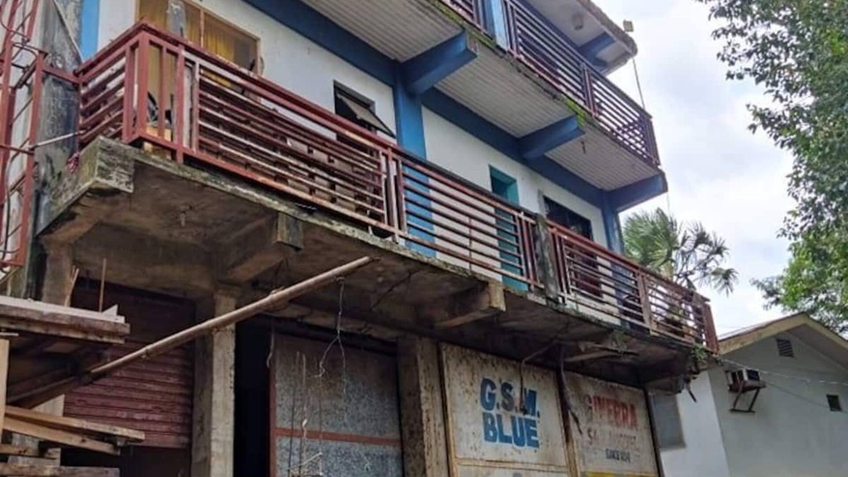 Coron Town Proper Cabin | Aguinaldos Home-Stay n3 storey bldg located in town proper, walking distance.