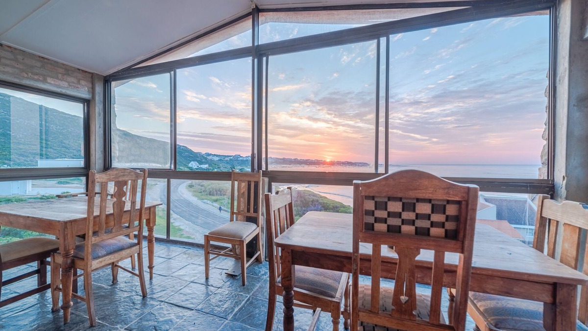 L'Agulhas Cabin | Agulhas Country Lodge
