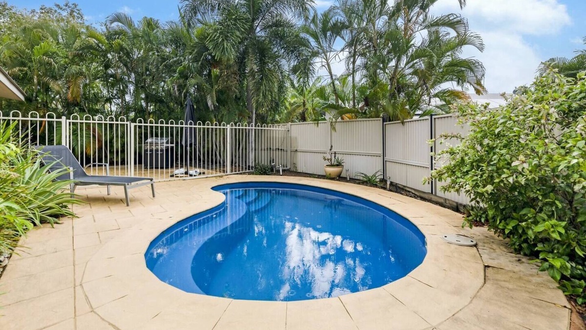Woolner House | Ah Mat Bungalow Tropical Darwin Stay with Pool