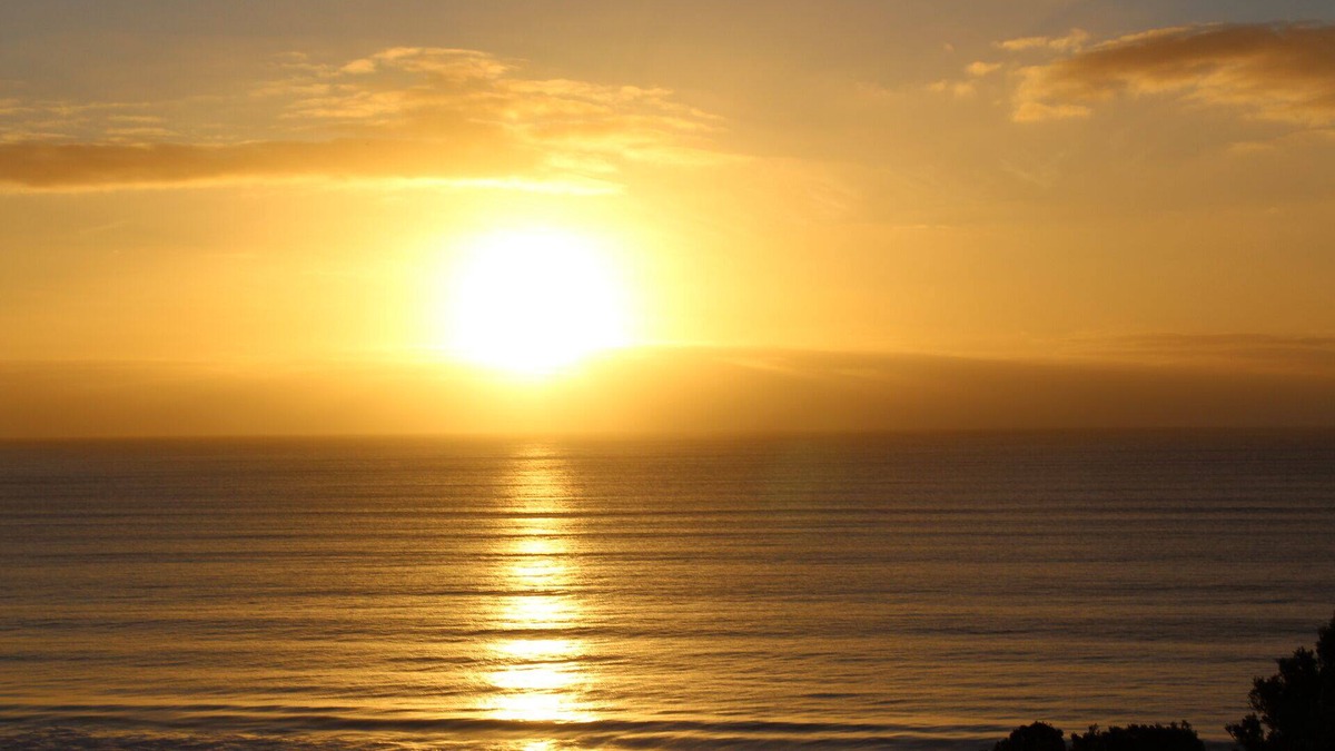 Ahipara House | Ahipara Surf Breaks. Beautiful Views.