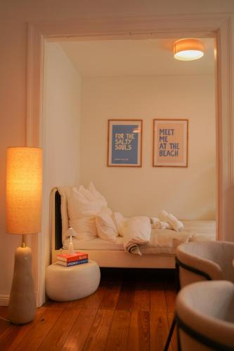 Ravensberg Apartment | AHOI HOMES - Stilvoller Altbau im Herzen Kiels