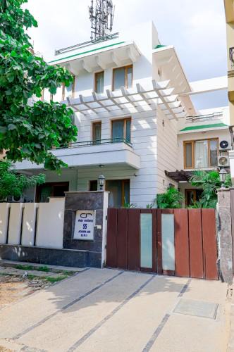 DLF City House | Ahuja Residency Cyber City I