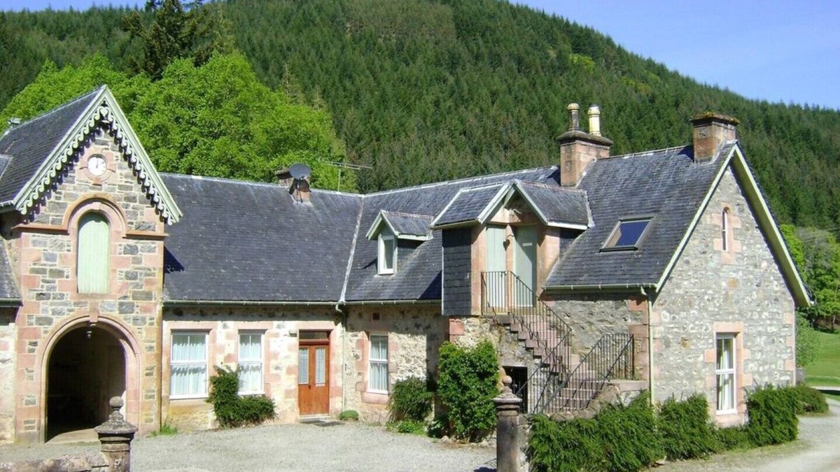 Glen Urquhart Cottage | Aigas Holiday Cottages Old Stable and Old Dairy