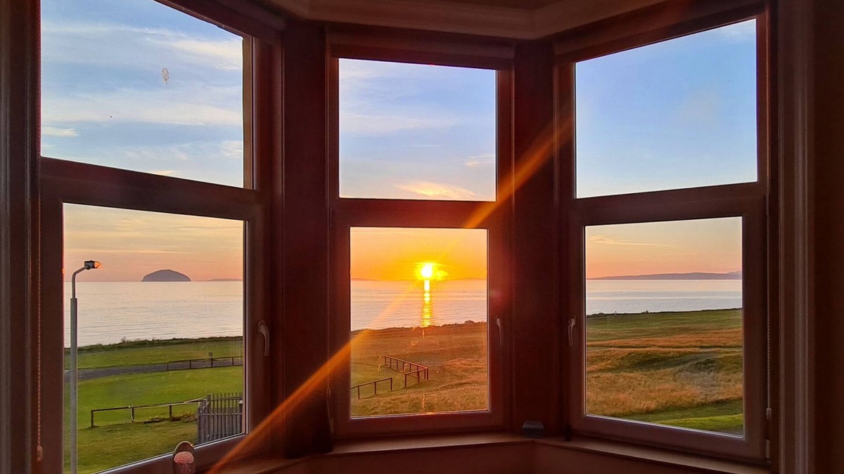 Girvan Cottage | AILSA VIEW, pet friendly, country holiday cottage in Girvan