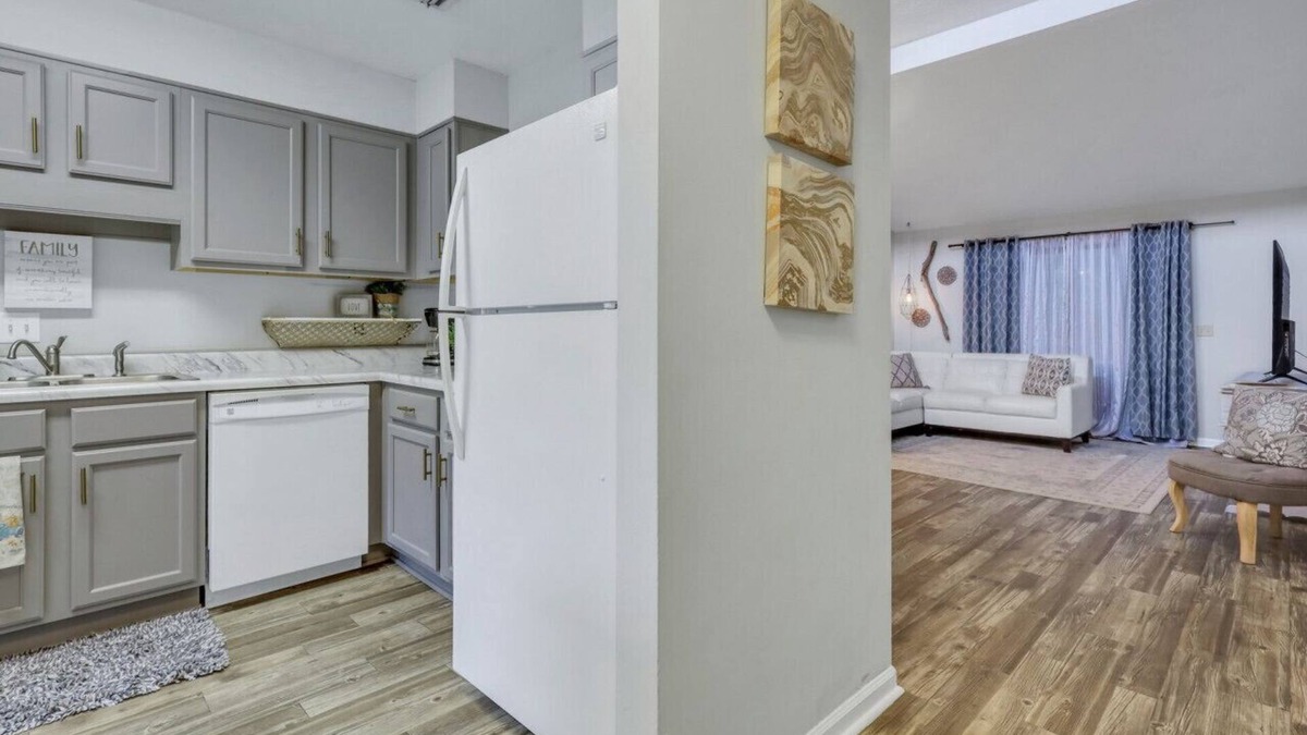 Kings Bay Villa | Aint' Nothin' Fancy One