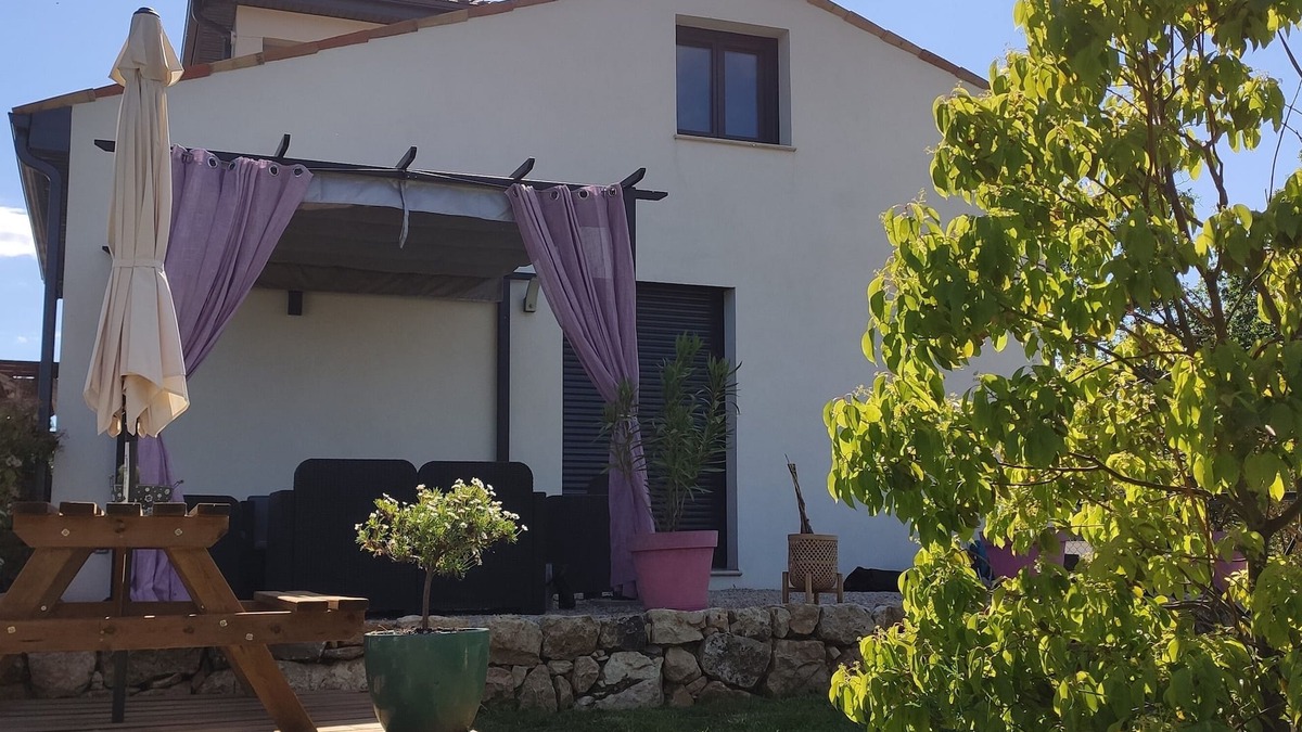 Saint-Cezaire-sur-Siagne House | AIR-CONDITIONED SELF-CONTAINED APARTMENT WITH PRIVATE GARDEN, RELAXATION AREA AND JACUZZI.