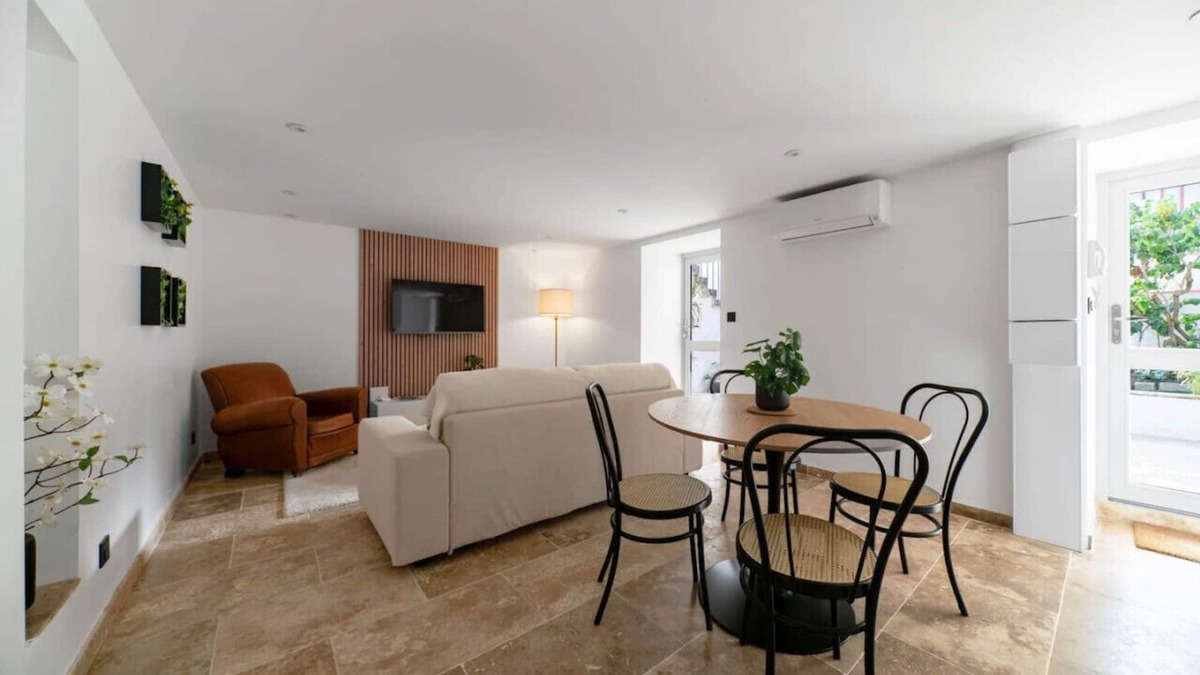 Cœur de Ville Apartment | Air-cond and designer apartment with terrace