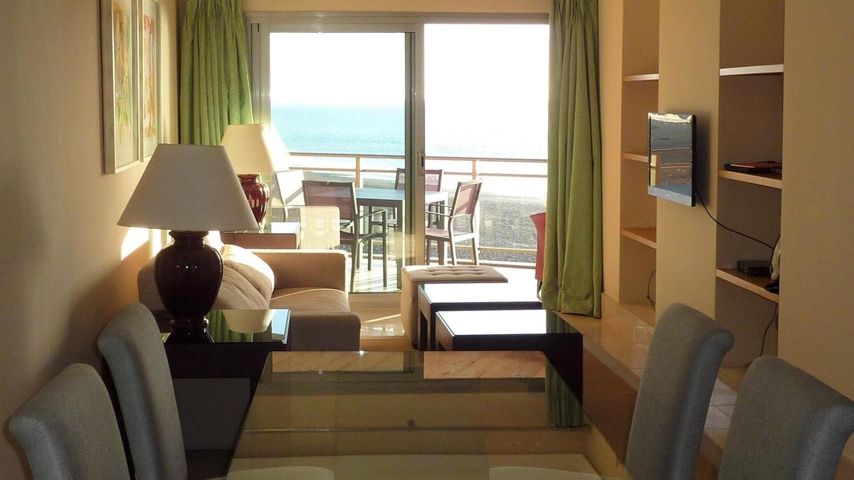 Puerto de Tazacorte Apartment | Air-conditioned apartment directly on the sunny beach