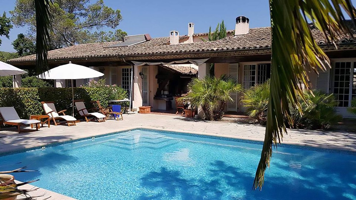 Les Maillans Villa | AIR-CONDITIONED VILLA WITH PRIVATE POOL IN A QUIET LOCATION