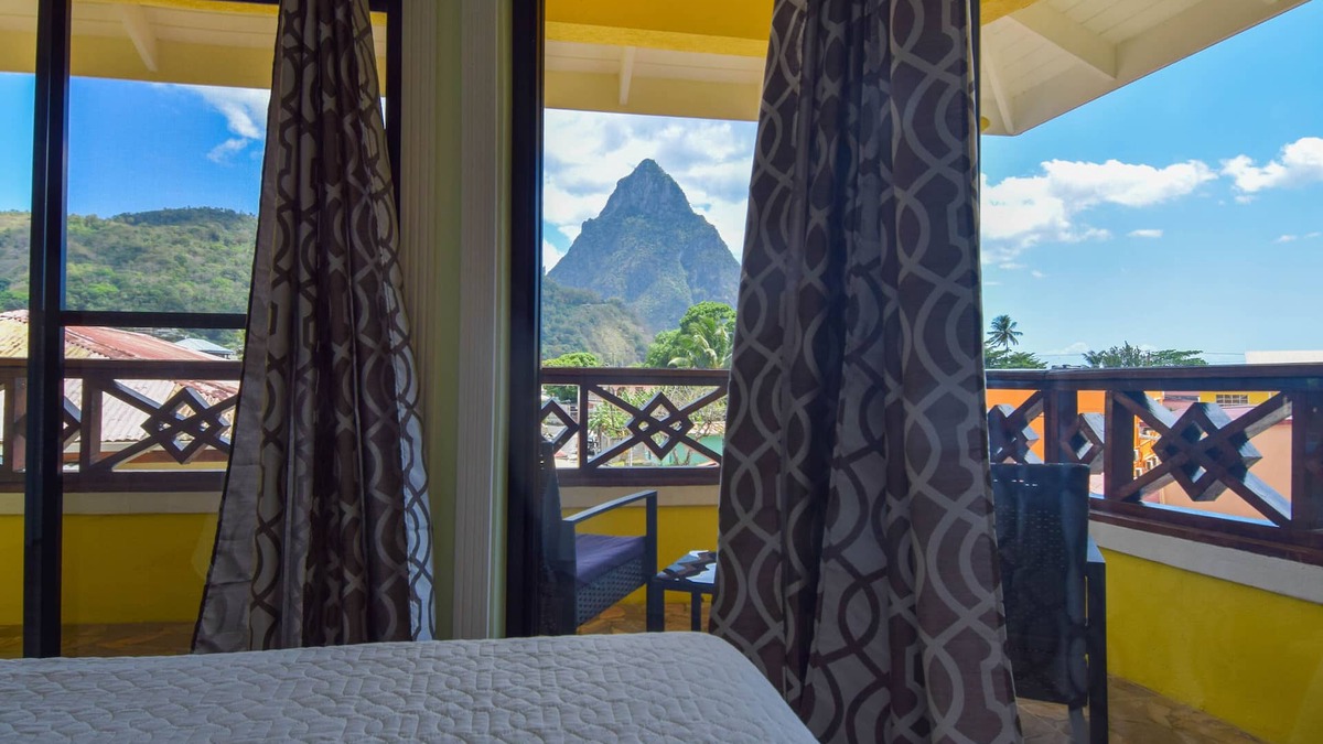 Soufriere Apartment | Air Condition Apartment Near Beach