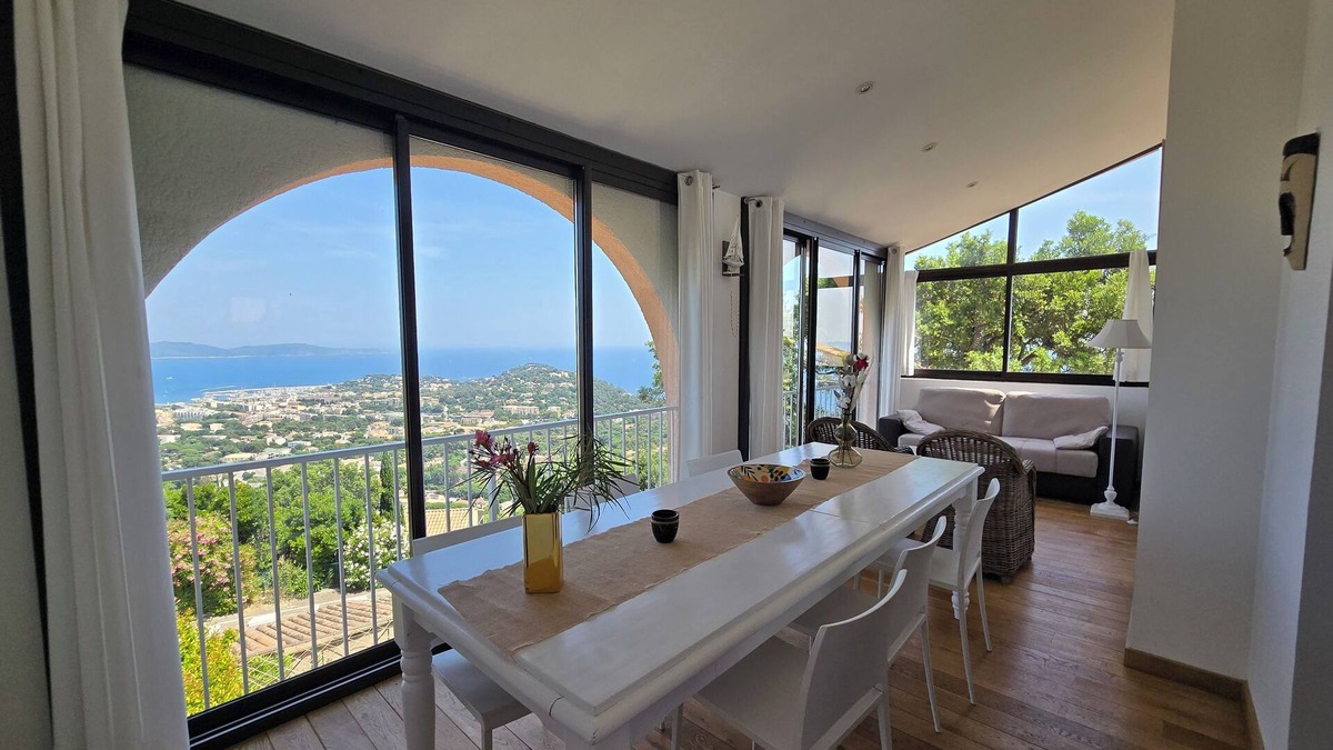 Cavalaire-sur-Mer House | Air-conditioned house with spectacular sea view, 2 bedrooms, garden, swimming pool.