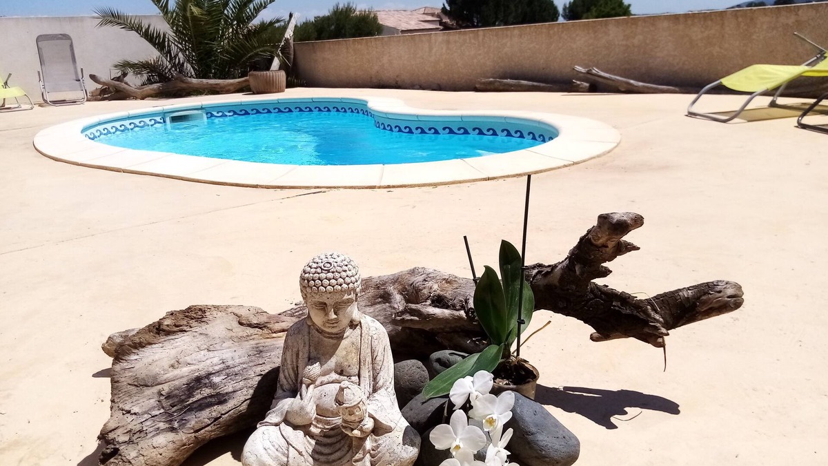 Pont-Saint-Esprit Villa | air-conditioned villa heated fenced swimming pool private fenced parking quiet location