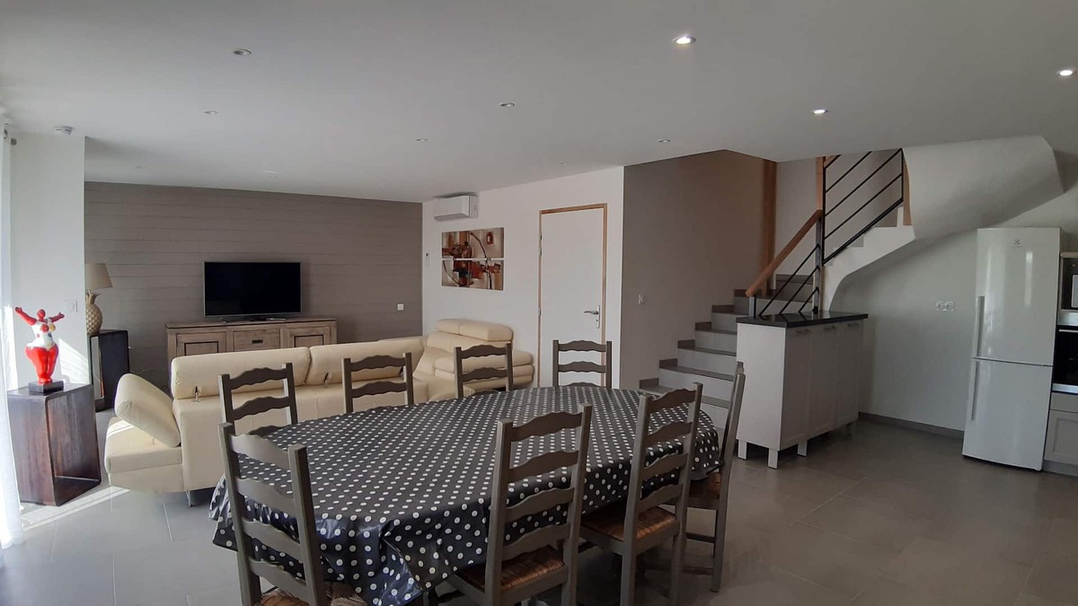 Othis House | Air-conditioned cottage 6 people / 3 bedrooms 3 bathrooms Paris / CDG / Parc des Expos / Senlis NEW