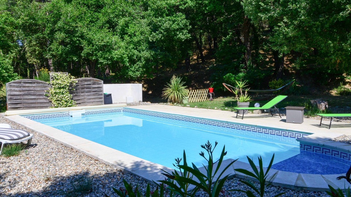 Saint-Restitut Villa | Air-conditioned villa and pool exclusively for you in Drôme provençale
