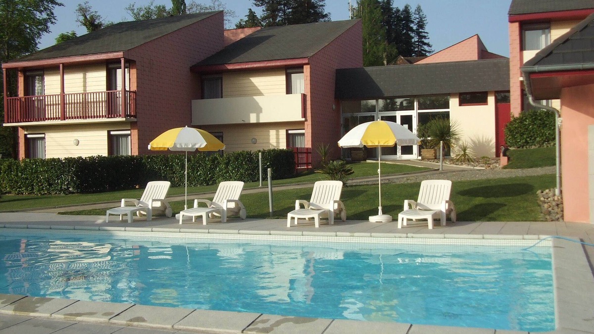 Salies-de-Bearn Apartment | Air-conditioned T2 ground floor in 3-star residence with heated pool