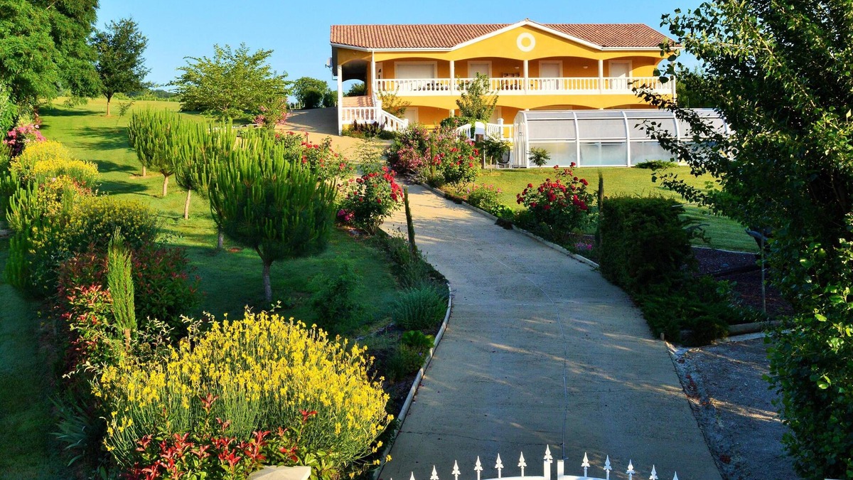 Sainte-Colombe-de-Duras House | Air-conditioned house with indoor swimming pool