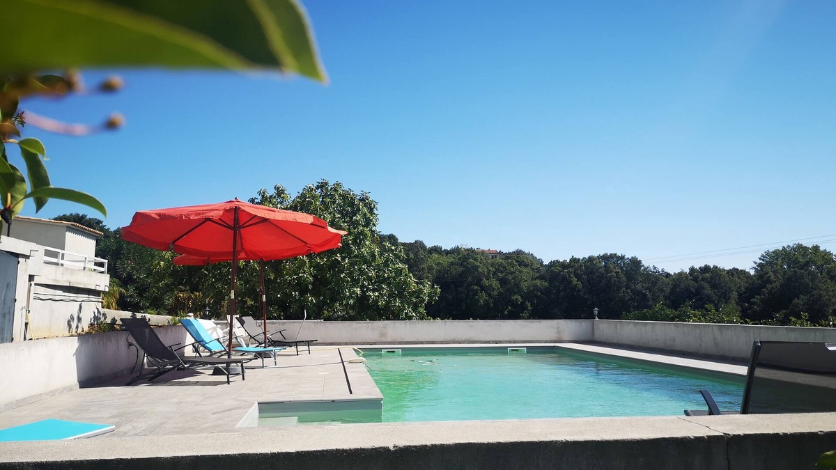 Giuncaggio Villa | air-conditioned house with swimming pool in the heart of corsican vineyards, not overlooked, quiet location.