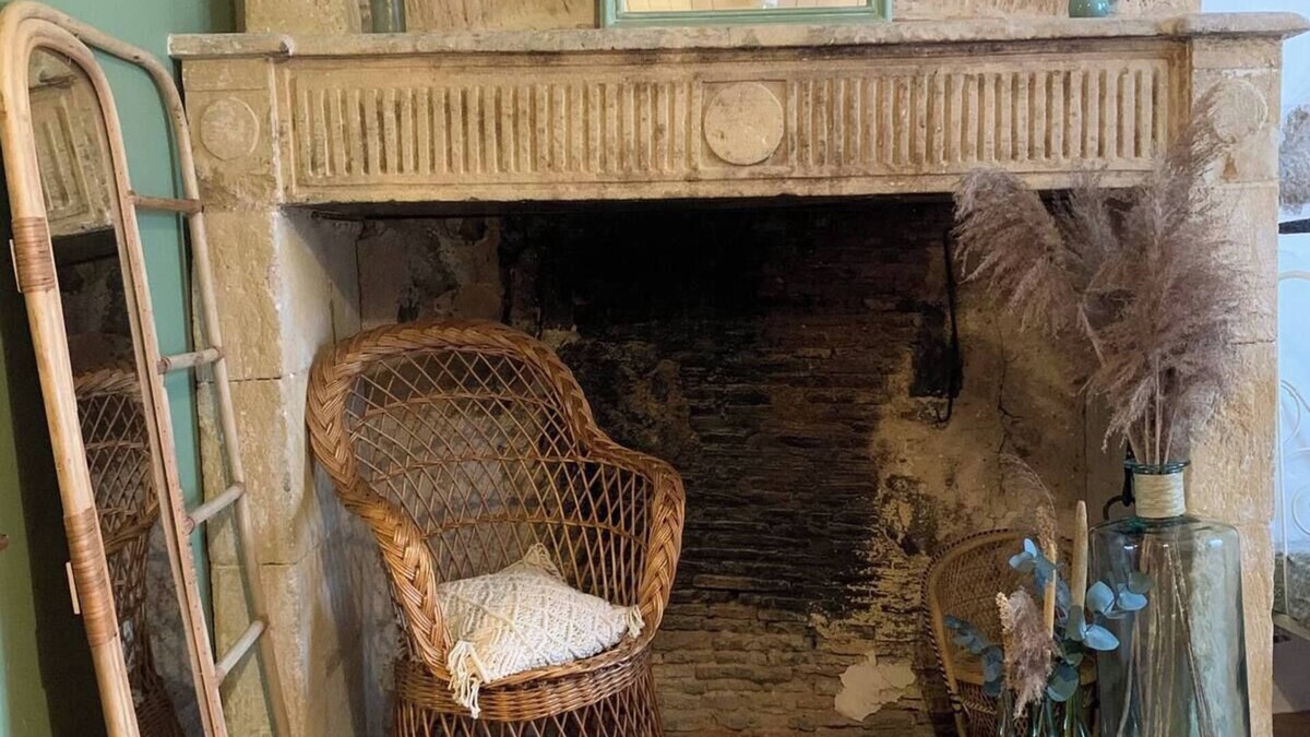 Monpazier House | Air-conditioned medieval house with garden, linen included
