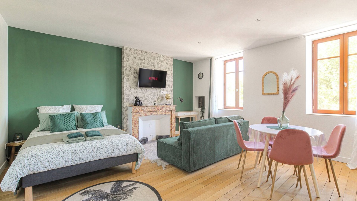 Serrieres Apartment | Air-conditioned Safari apartment with Rhône view 2/4pers
