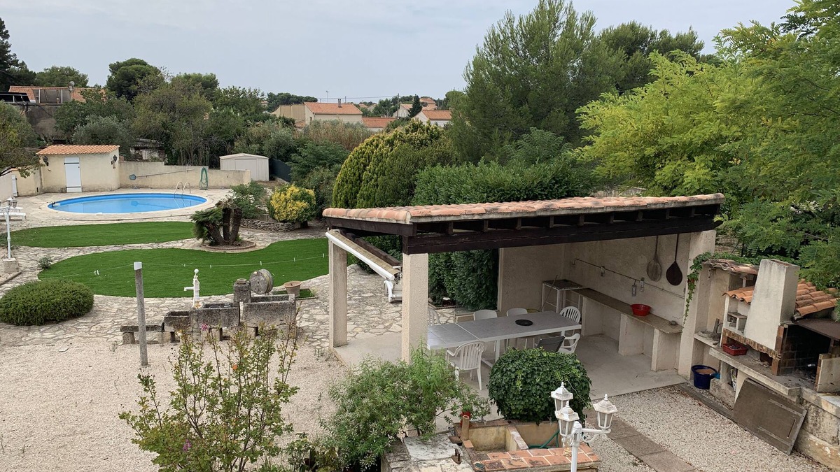 La Couronne Villa | Air-conditioned seaside villa, sleeps 9, private pool, pétanque pitch