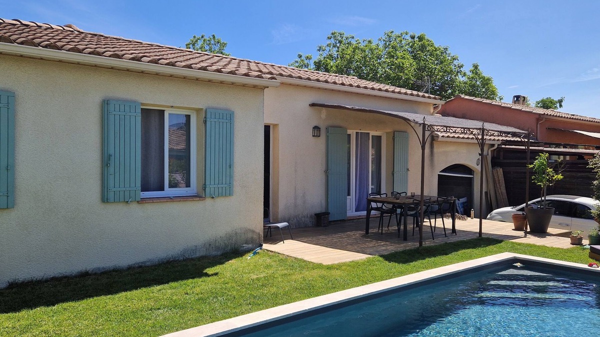 La Calmette Villa | Air-conditioned villa with swimming pool between the sea and the Cevennes mountains.