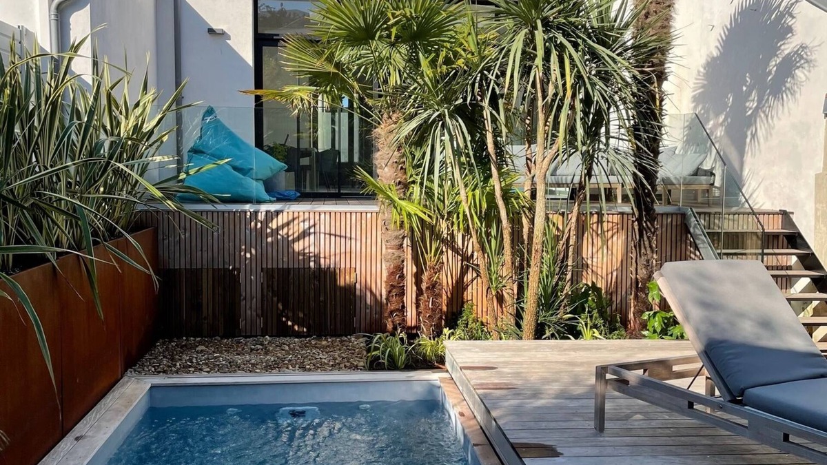 La Rochelle House | Air-conditioned villa with pool 5 minutes' walk from the old port and beach