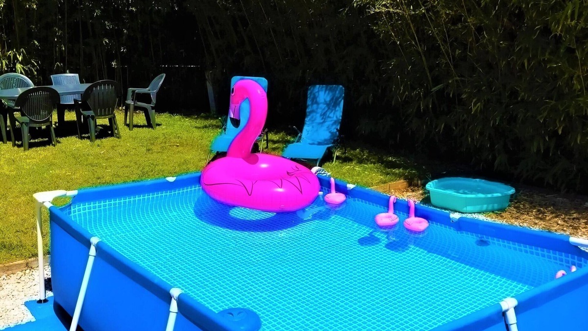 Lemasson Villa | Air-conditioned villa sleeps 10 4 bedrooms 2 bathrooms swimming pool 3m X 2m X 0,75m