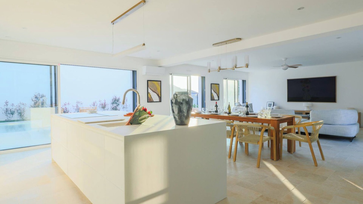 Le Bernard Villa | Air-conditioned villa with heated pool, near the sea