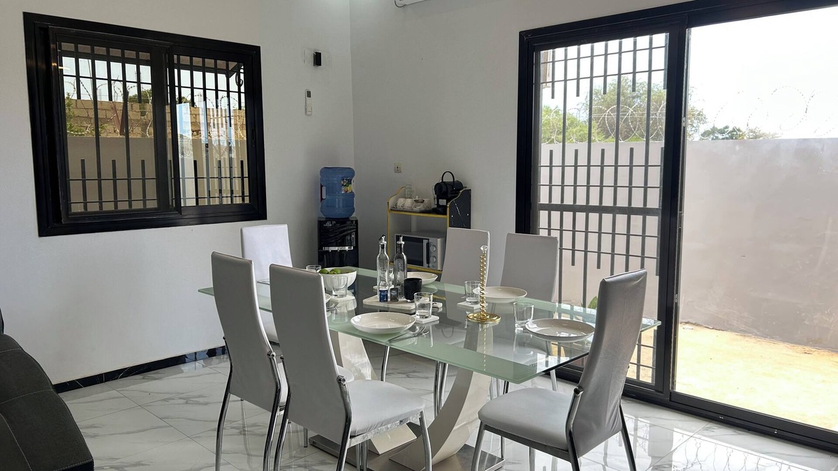 Toubab Dialao Villa | Air-conditioned villa with pool