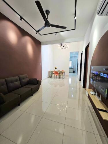 Asam Kumbang House | Air-home No 28 Simpang near Aulong Econsave, 3BR, 7pax, Netflix