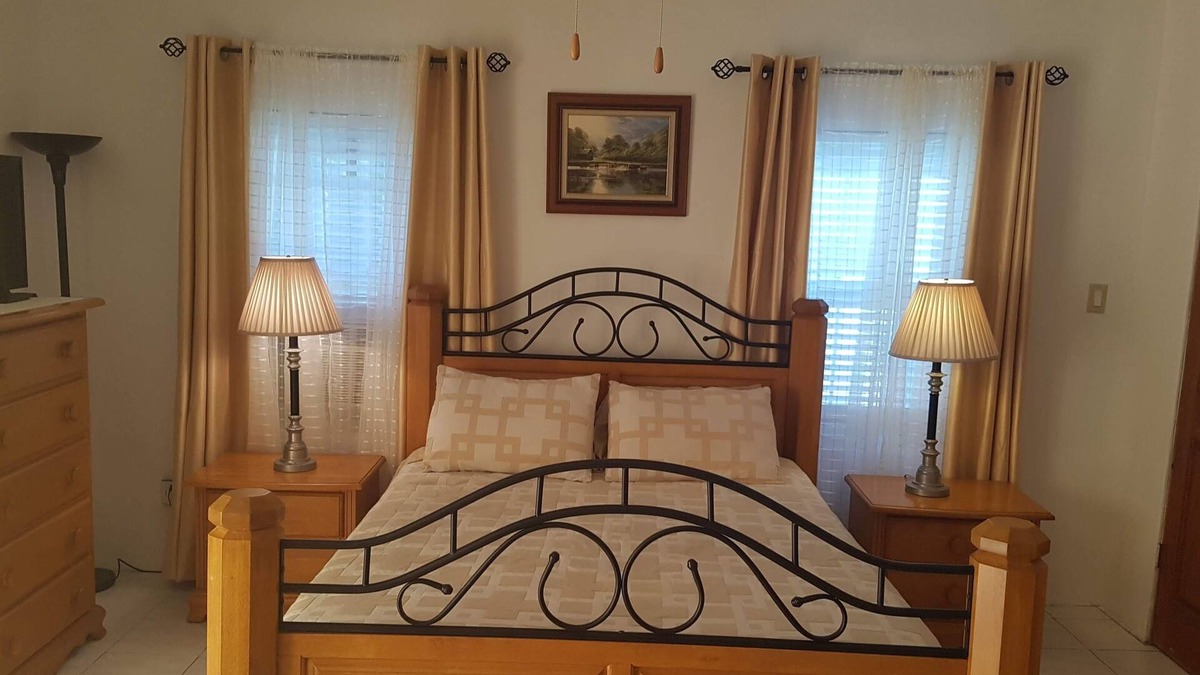 Paget Apartment | "AIRBAB MOON GATE EAST Charming Traditional Bermuda Home"