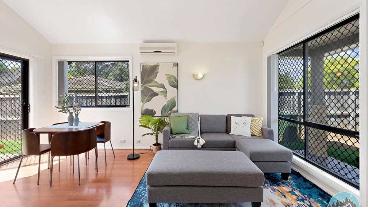 Ingleburn House | Aircabin - Ingleburn - Comfy - 2 Bedroom Townhouse