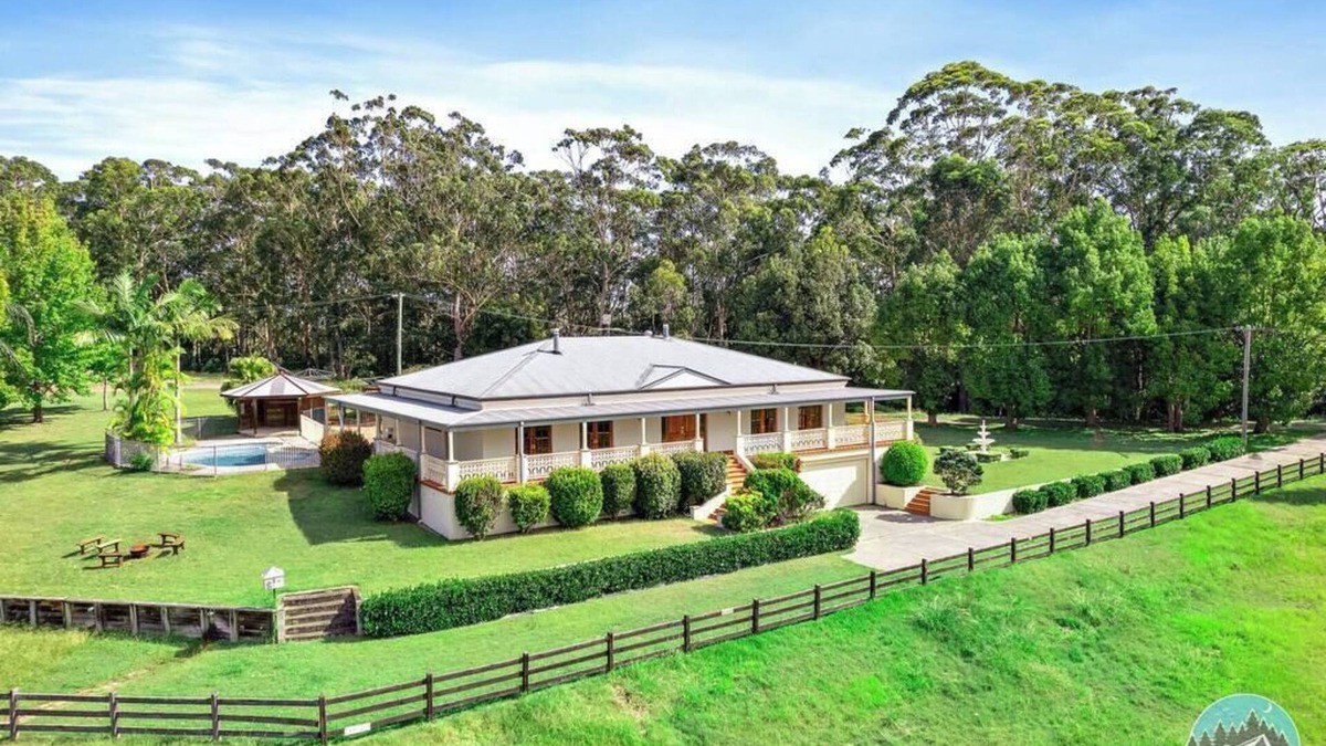 Kangy Angy House | Aircabin - KANGY ANGY - Rural Retreat 4 Bedrooms
