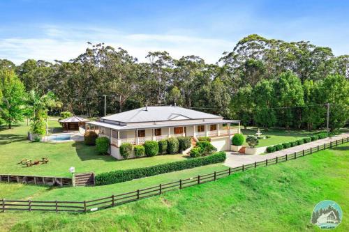 Kangy Angy House | Aircabin - KANGY ANGY - Rural Retreat 4 Bedrooms