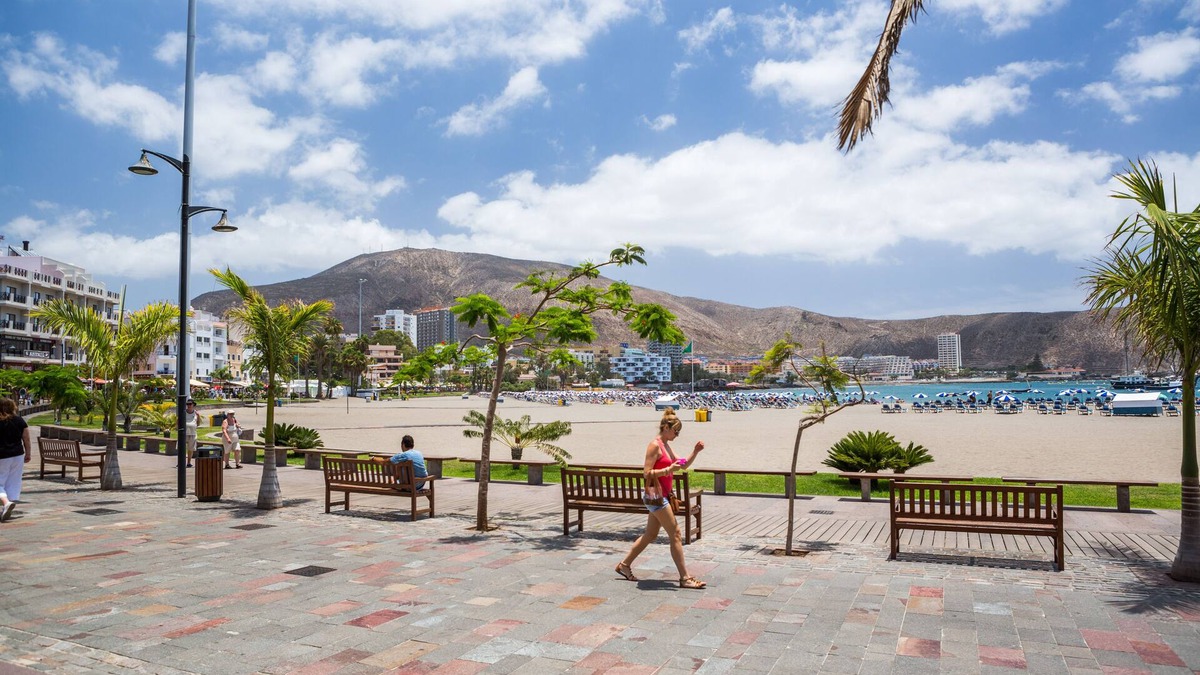 Los Cristianos Apartment | AirConditioned Penthouse Studio Two Steps From The Beach
