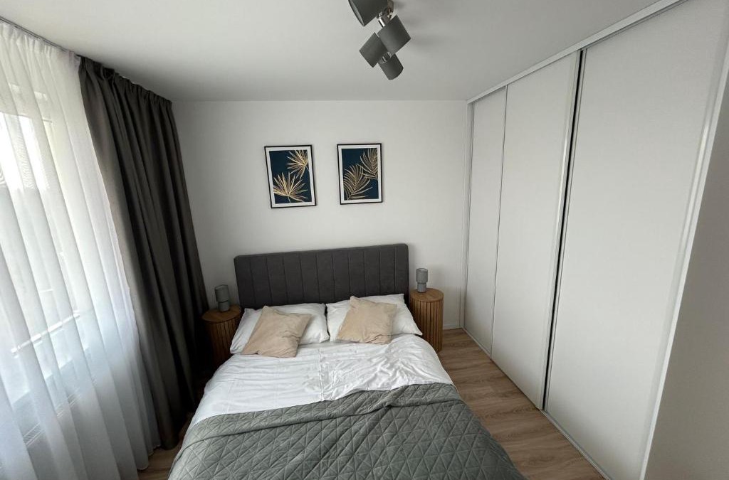 Ruzinov Apartment | Airport apartment with parking