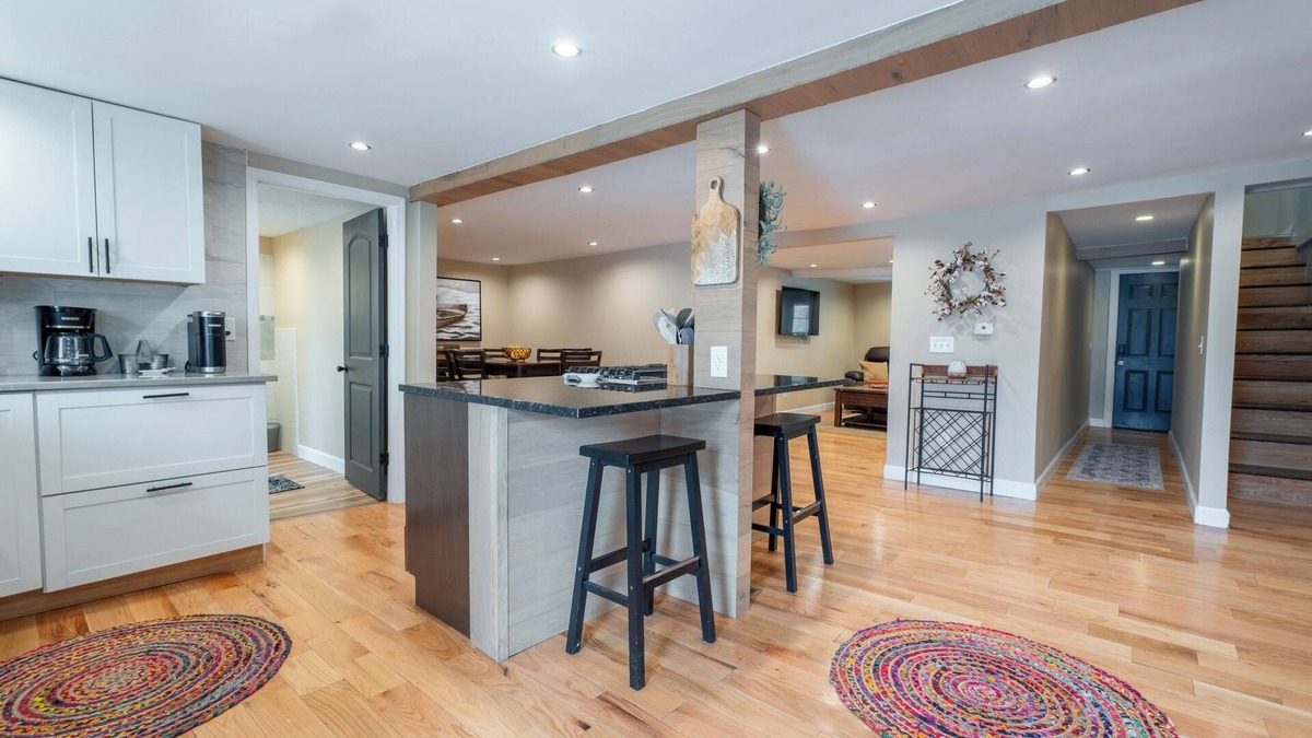 Plainfield House | Airport Cottage