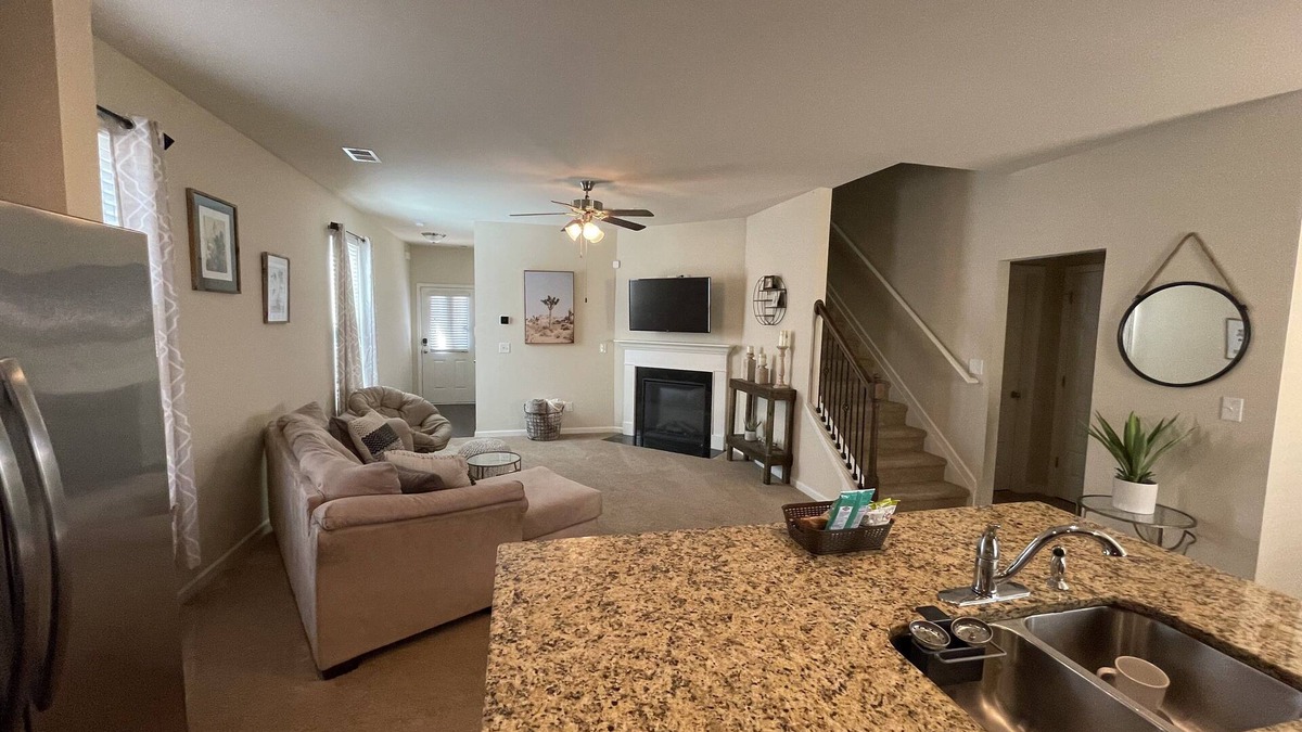 Church Street House | Airport Hideaway!
