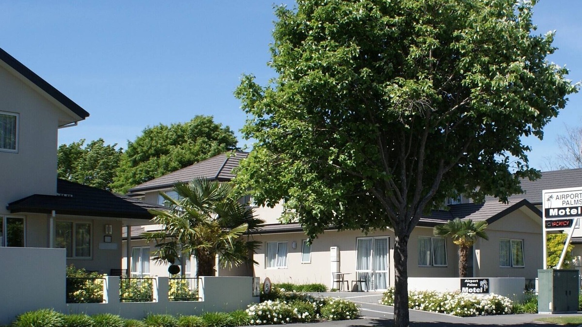 Burnside Hotel | Airport Palms Motel